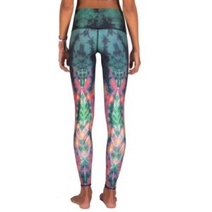 Teeki small eagle feather green leggings